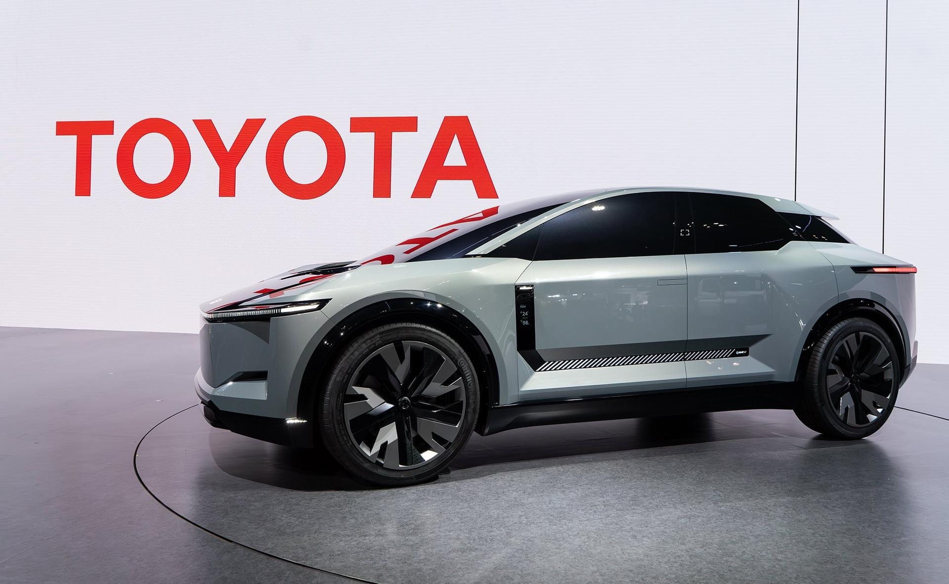 Toyota mang gì đến triển lãm ô tô lớn nhất Việt Nam?