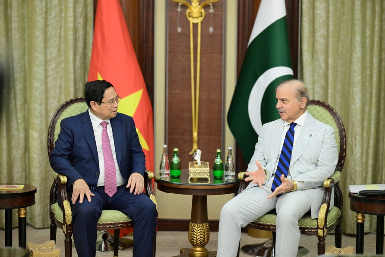 Thủ tướng Shehbaz Sharif đề xuất hai bên cần đặt mục tiêu đưa kim ngạch thương mại Việt Nam-Pakistan đạt mốc 10 tỷ USD thời gian tới - Ảnh: VGP/Nhật Bắc