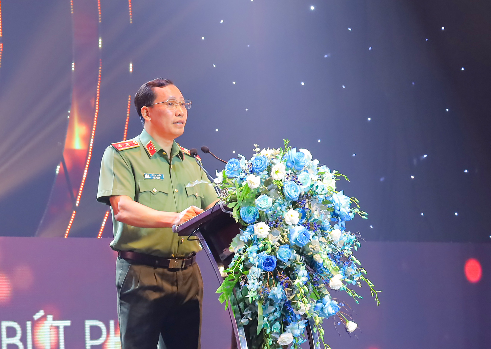 Lieutenant General Le Van Tuyen speaking at the opening ceremony 