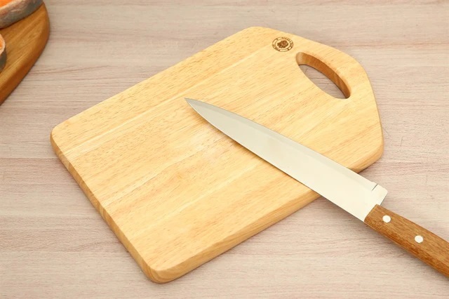 Bật mí mẹo bảo quản thớt gỗ bền chắc, không lo bị mốc