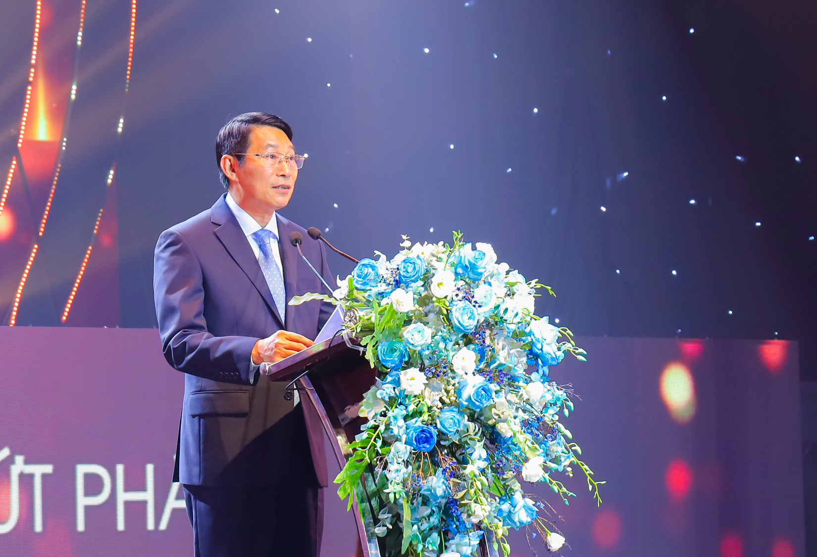 Dinh Van Thieu delivering speech at the opening ceremony

