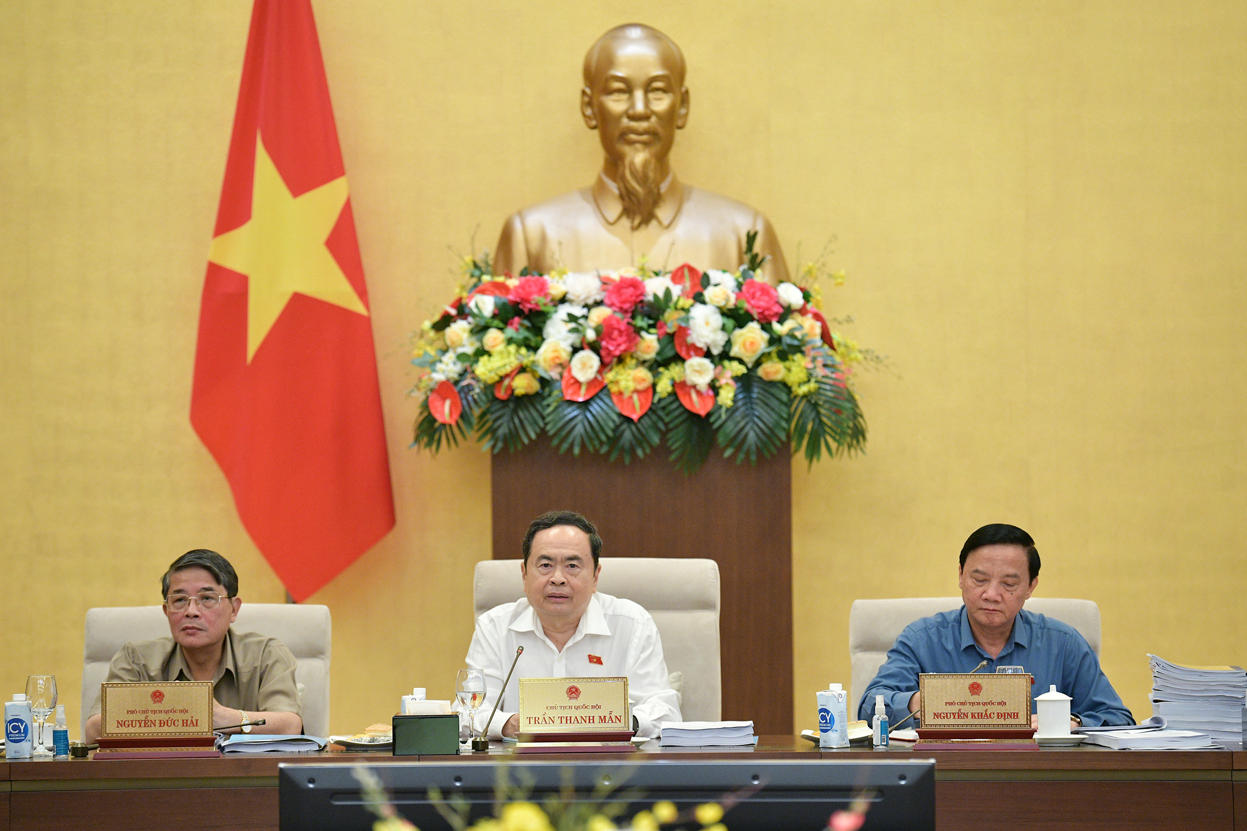 Ủy ban Thường vụ Quốc hội thông qua các nghị quyết về việc sắp xếp, thành lập đơn vị hành chính cấp huyện, cấp xã của 21 tỉnh, thành phố