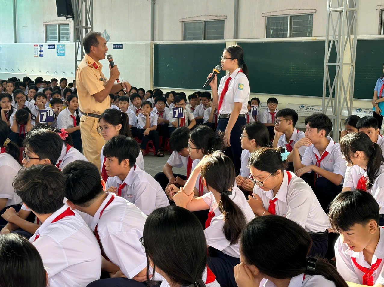 Tuyên truyền an toàn giao thông cho gần 900 giáo viên, học sinh