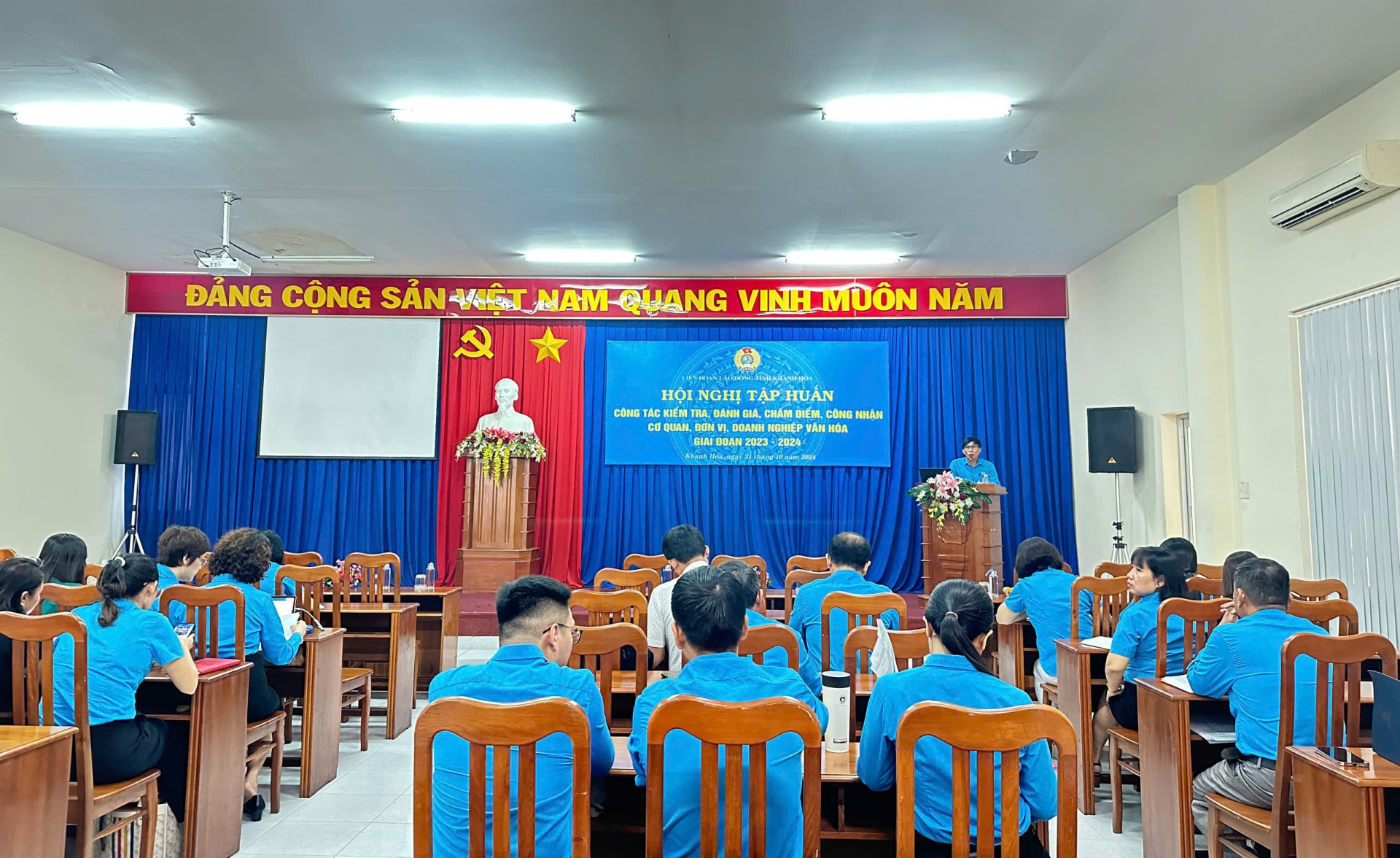 Quang cảnh tại hội nghị.