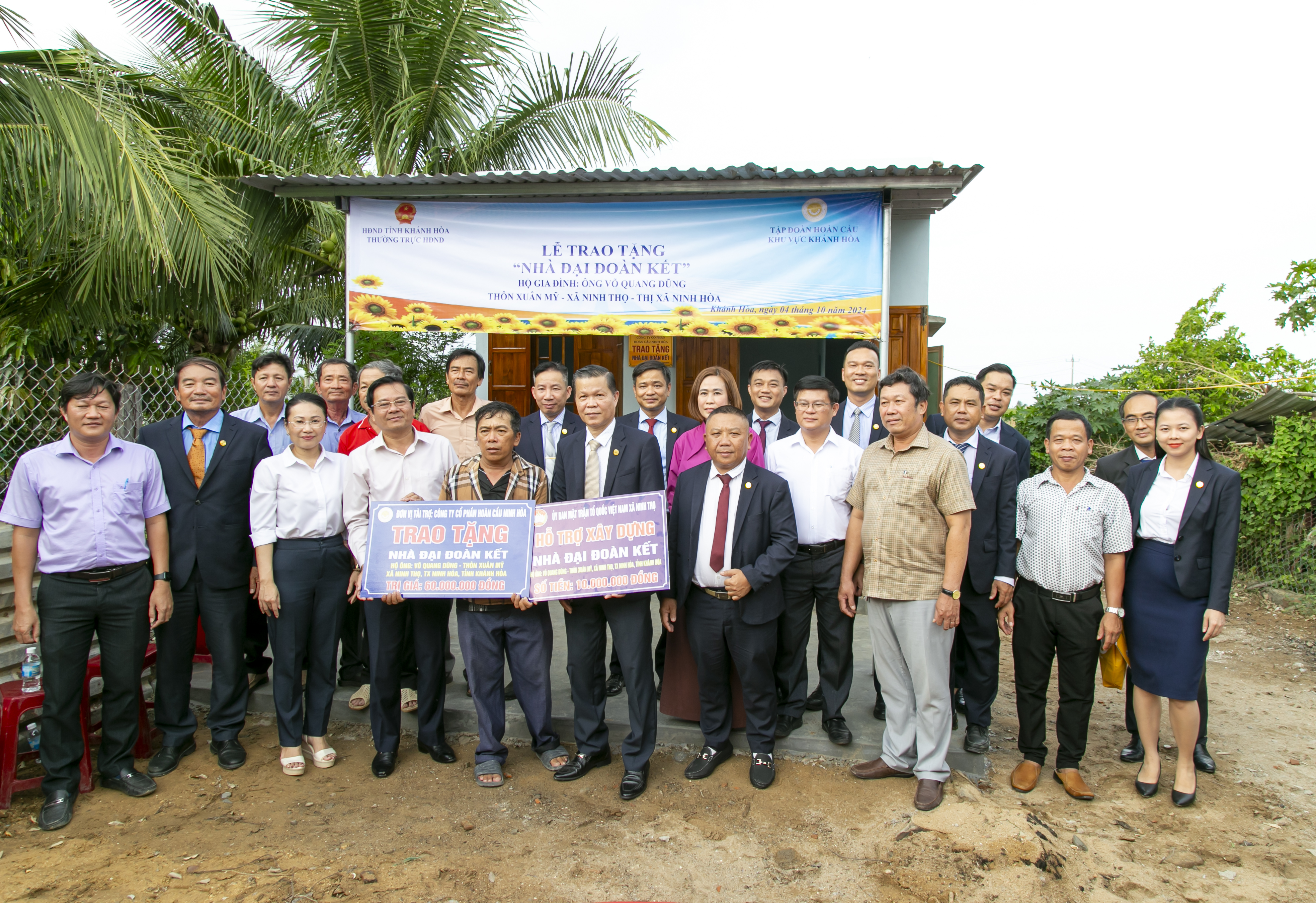 Văn phòng Đoàn Đại biểu Quốc hội và HĐND tỉnh Khánh Hòa: Trao 2 căn nhà cho hộ nghèo tại Ninh Hòa