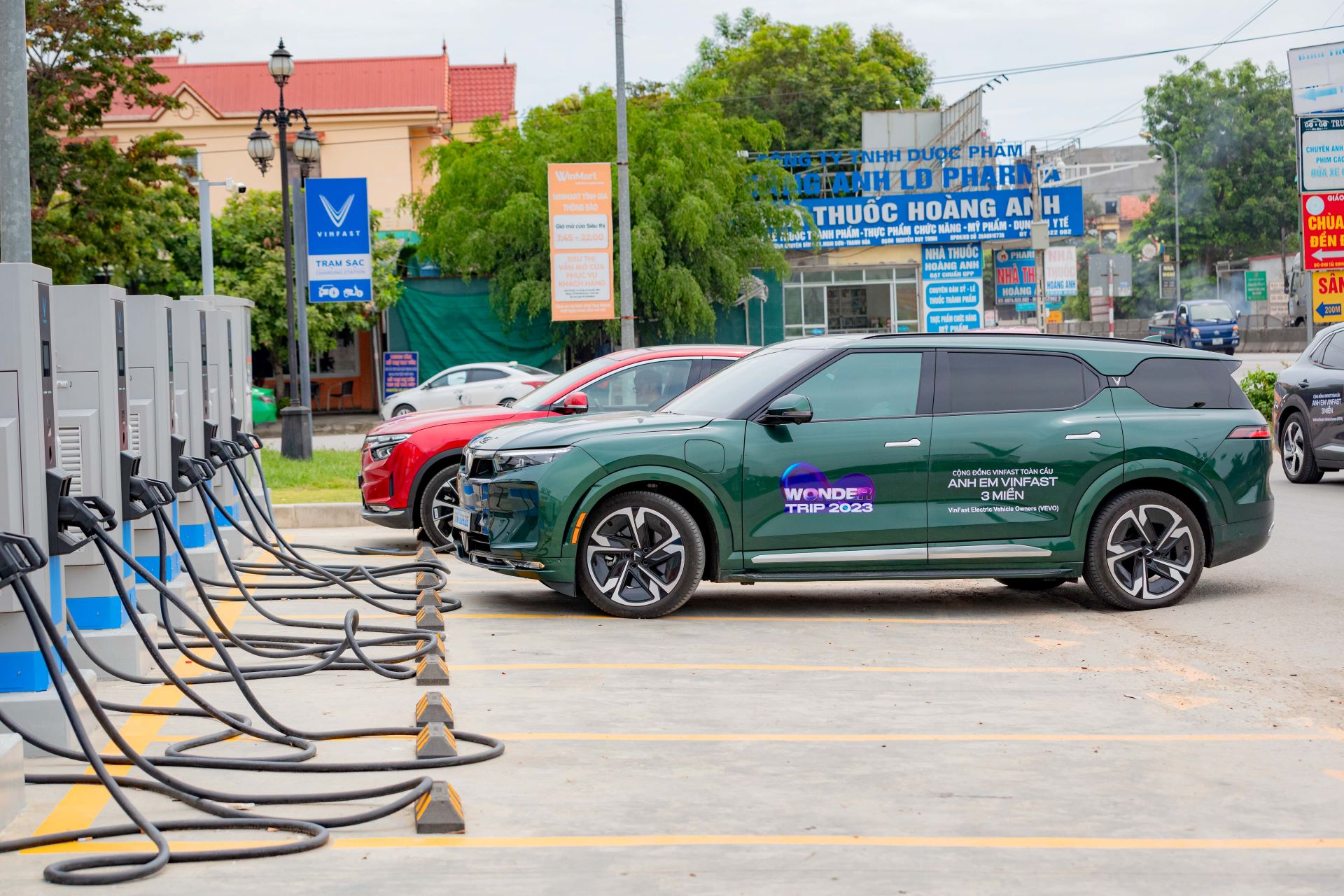 Xe điện VinFast bán chạy nhất thị trường, chủ cây xăng tư nhân chuyển hướng sang kinh doanh trạm sạc xe điện