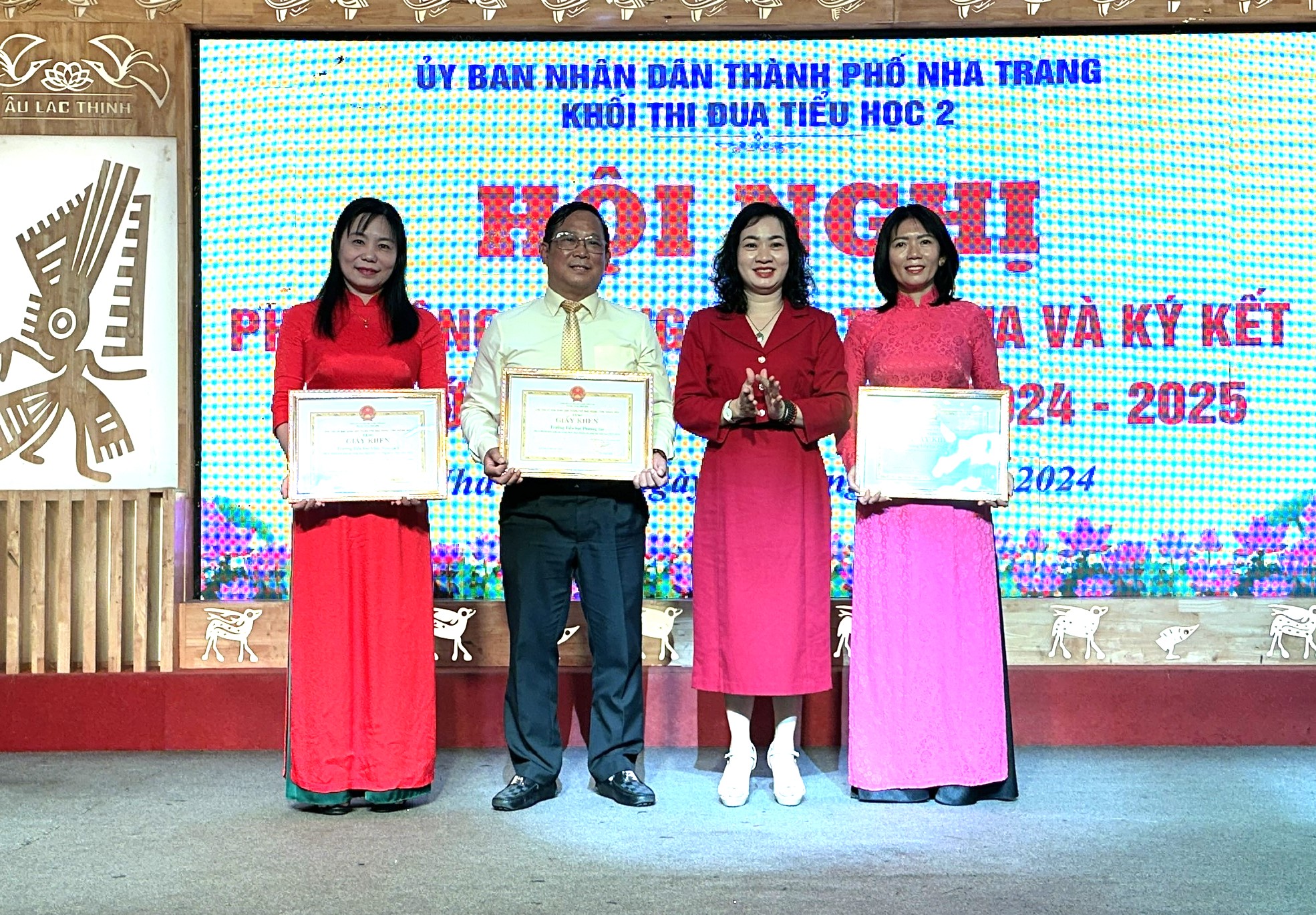 Khối thi đua tiểu học 2 TP. Nha Trang: Ký kết giao ước thi đua năm học 2024 - 2025