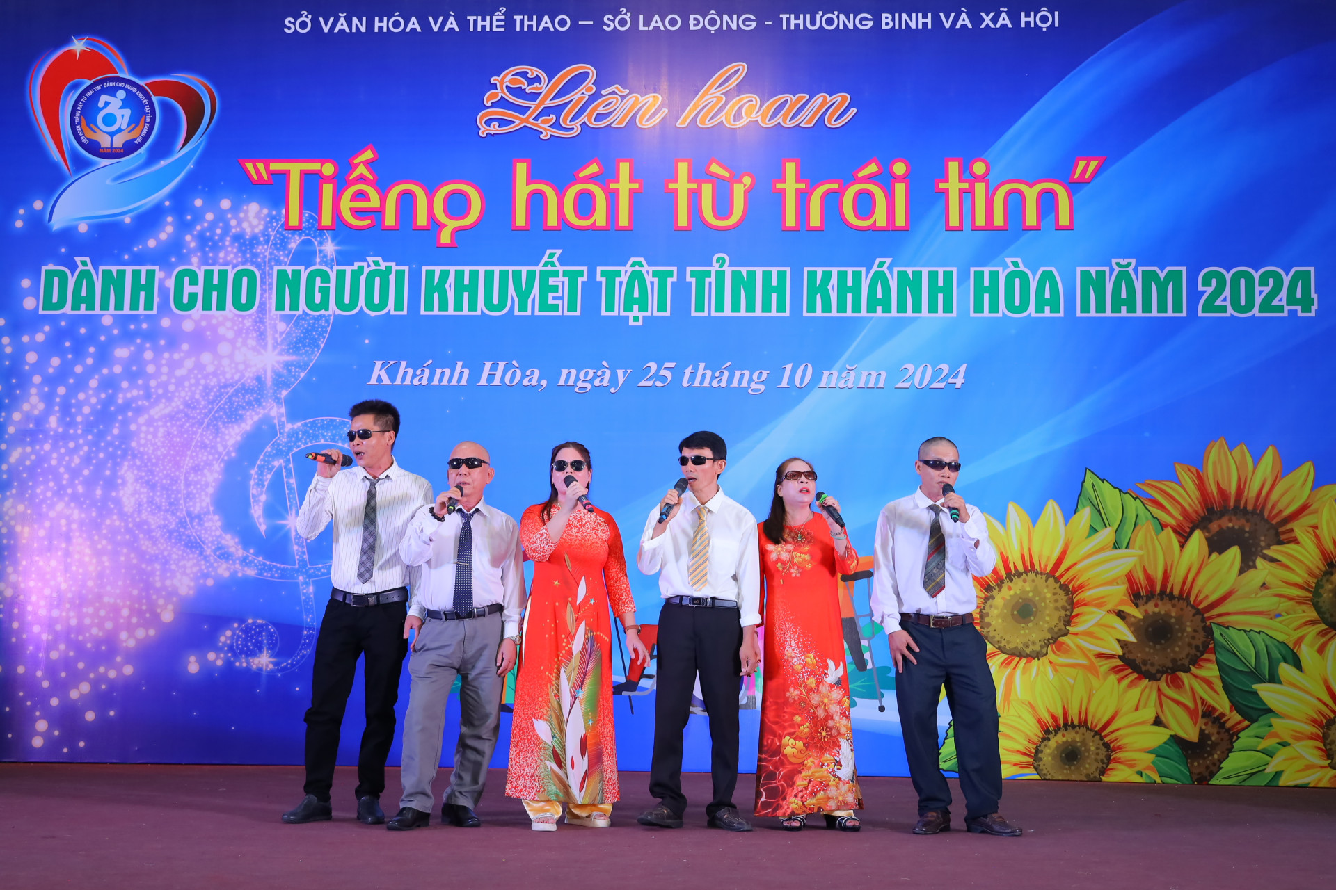 The performance of Van Ninh District Association for the Blind

