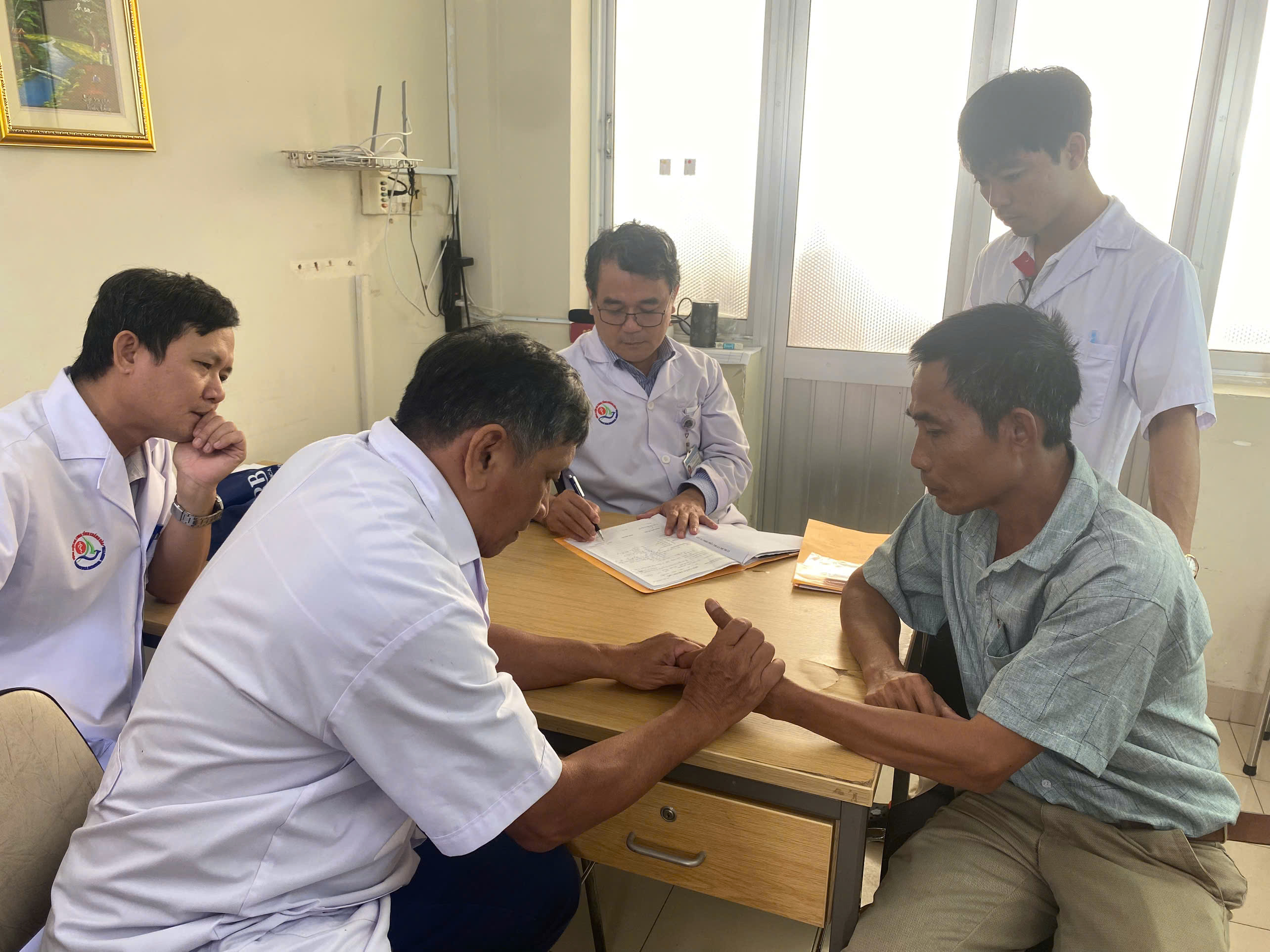 Chuyển giao kỹ thuật, phẫu thuật điều trị chuyên sâu về cơ xương khớp