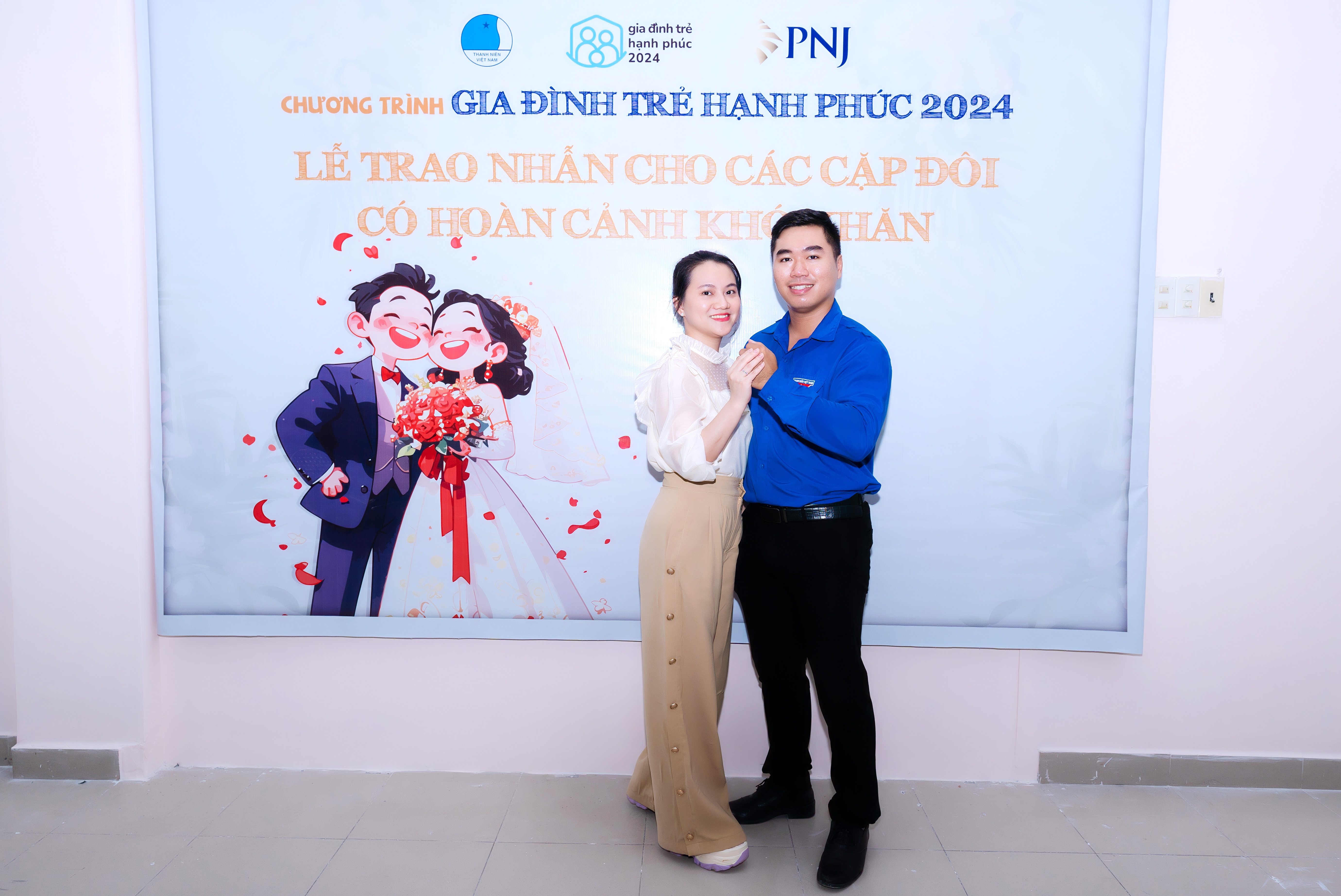 PNJ tổ chức lễ trao nhẫn tập thể cho các cặp đôi khó khăn