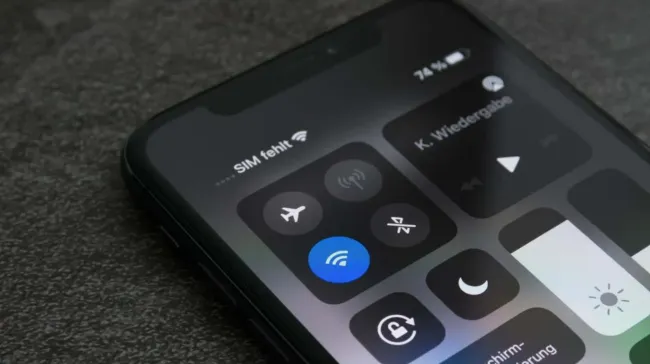 Tắt Wi-Fi và Bluetooth có thực sự giúp tiết kiệm pin cho iPhone?