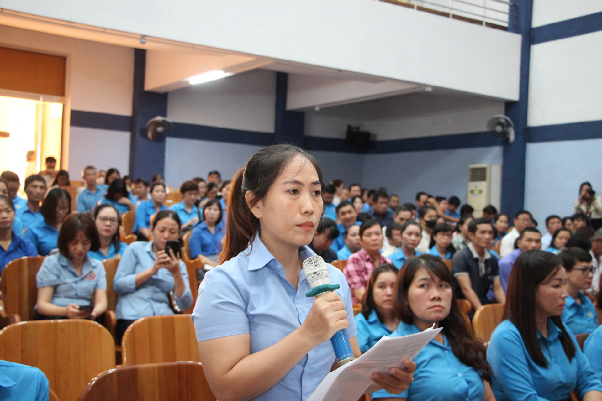 Đoàn viên Công đoàn cơ sở Công ty TNHH Nhà nước MTV Yến sào Khánh Hòa nêu kiến nghị.