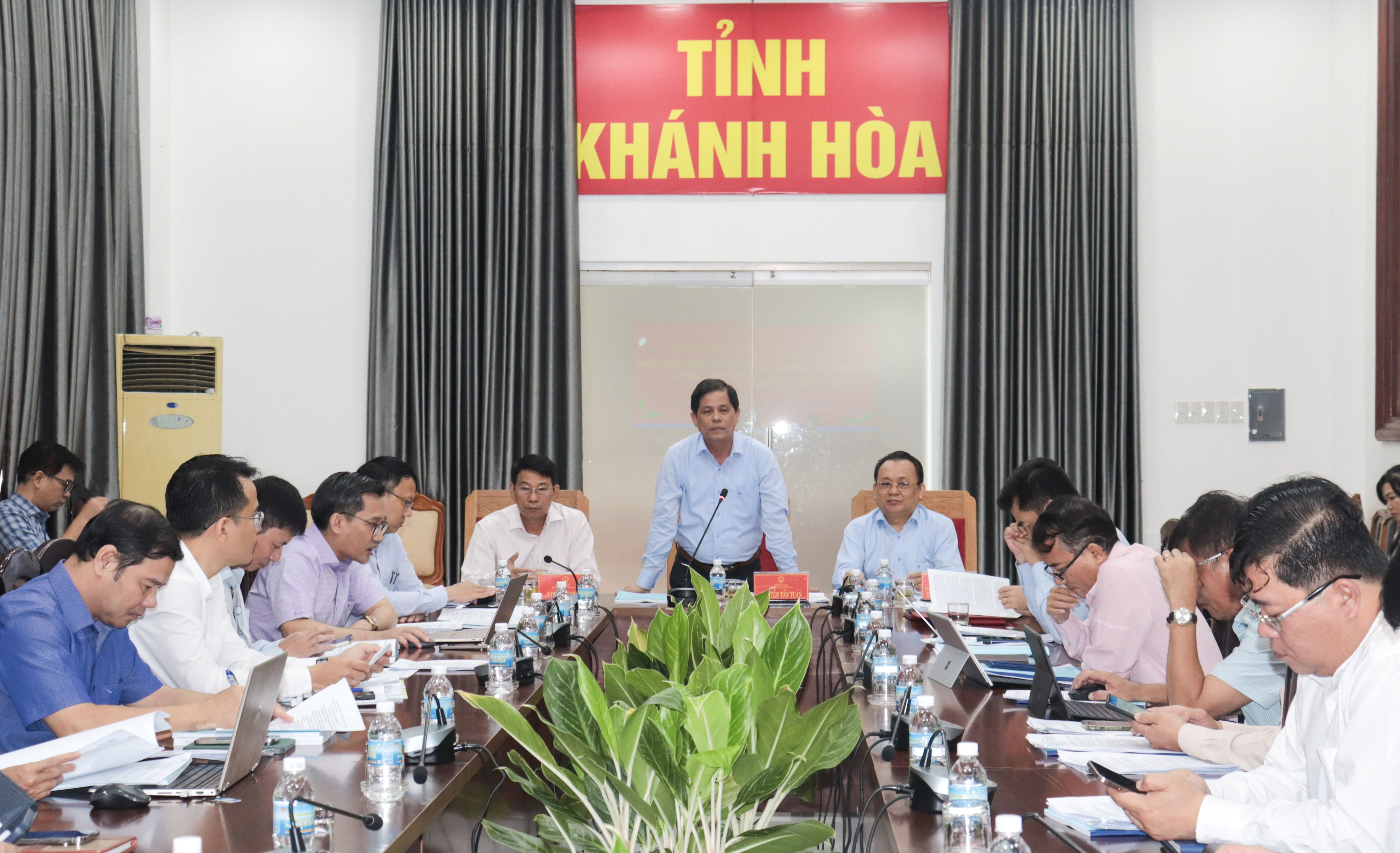 UBND tỉnh Khánh Hòa thống nhất các nội dung trình Kỳ họp chuyên đề HĐND tỉnh khóa VII