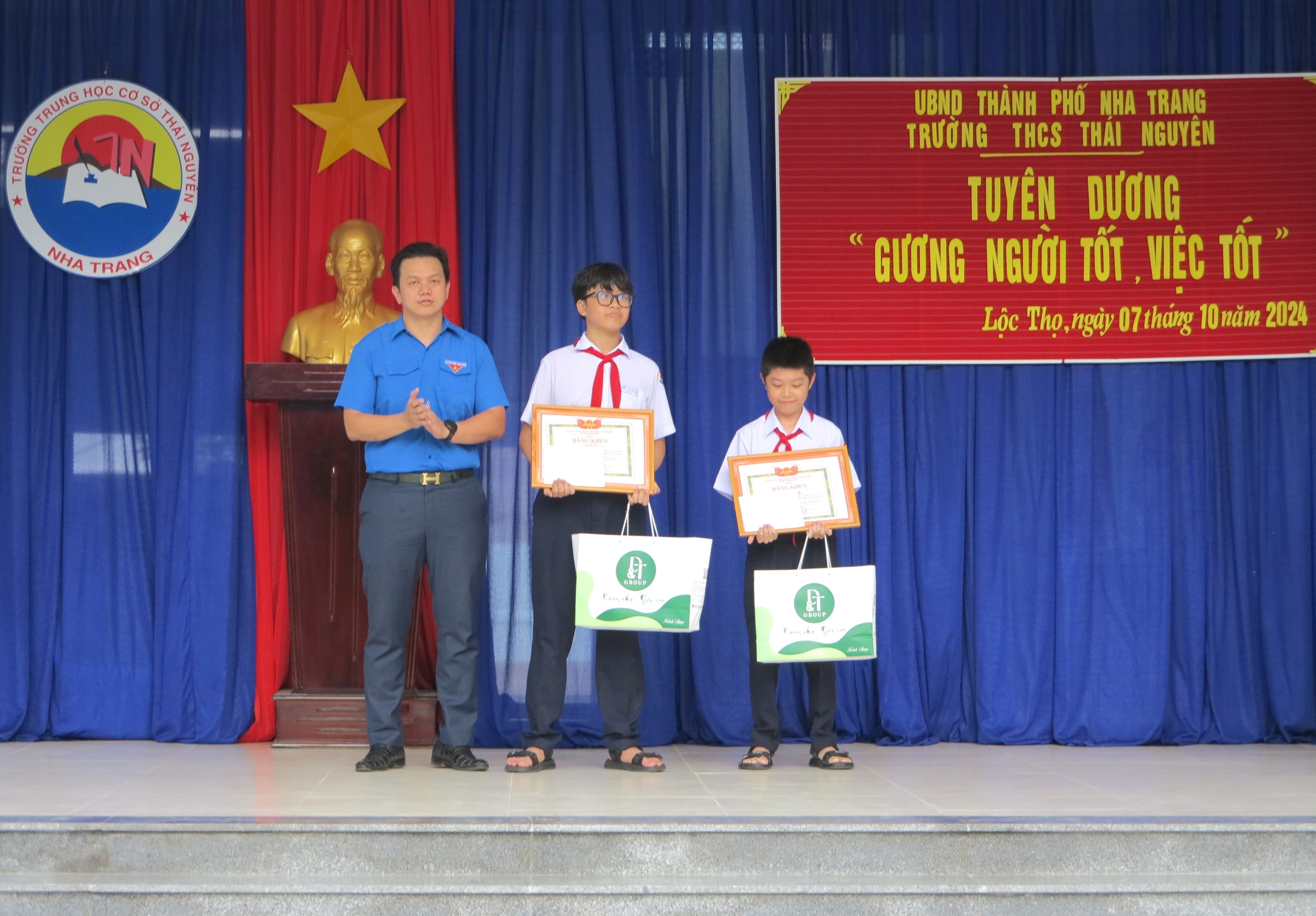 Tỉnh đoàn Khánh Hòa và UBND TP. Nha Trang khen thưởng đột xuất cho 2 học sinh Trường THCS Thái Nguyên