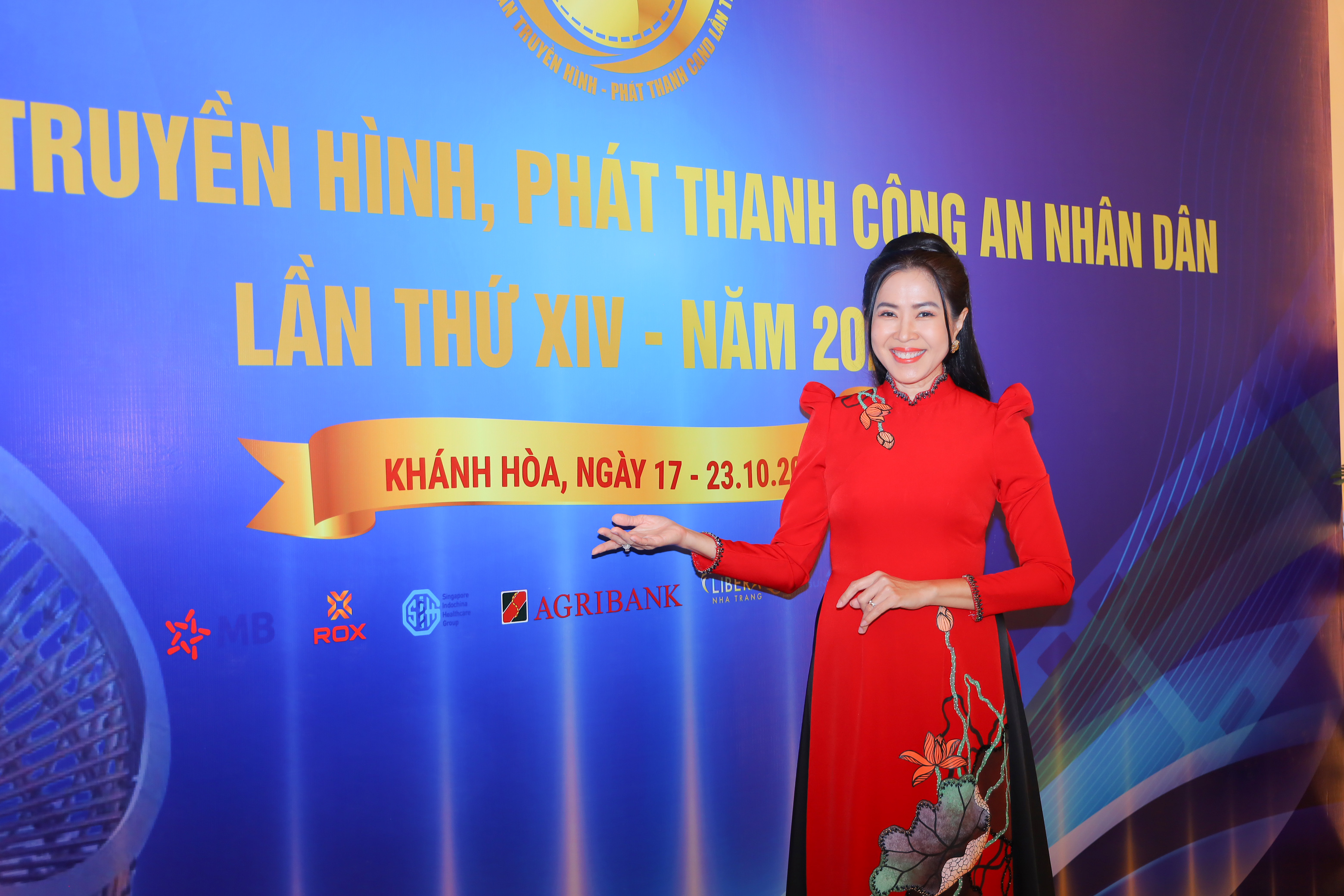Gặp MC Quỳnh Hoa ở phố biển