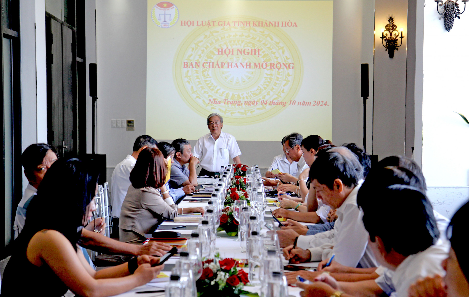 Quang cảnh hội nghị. 