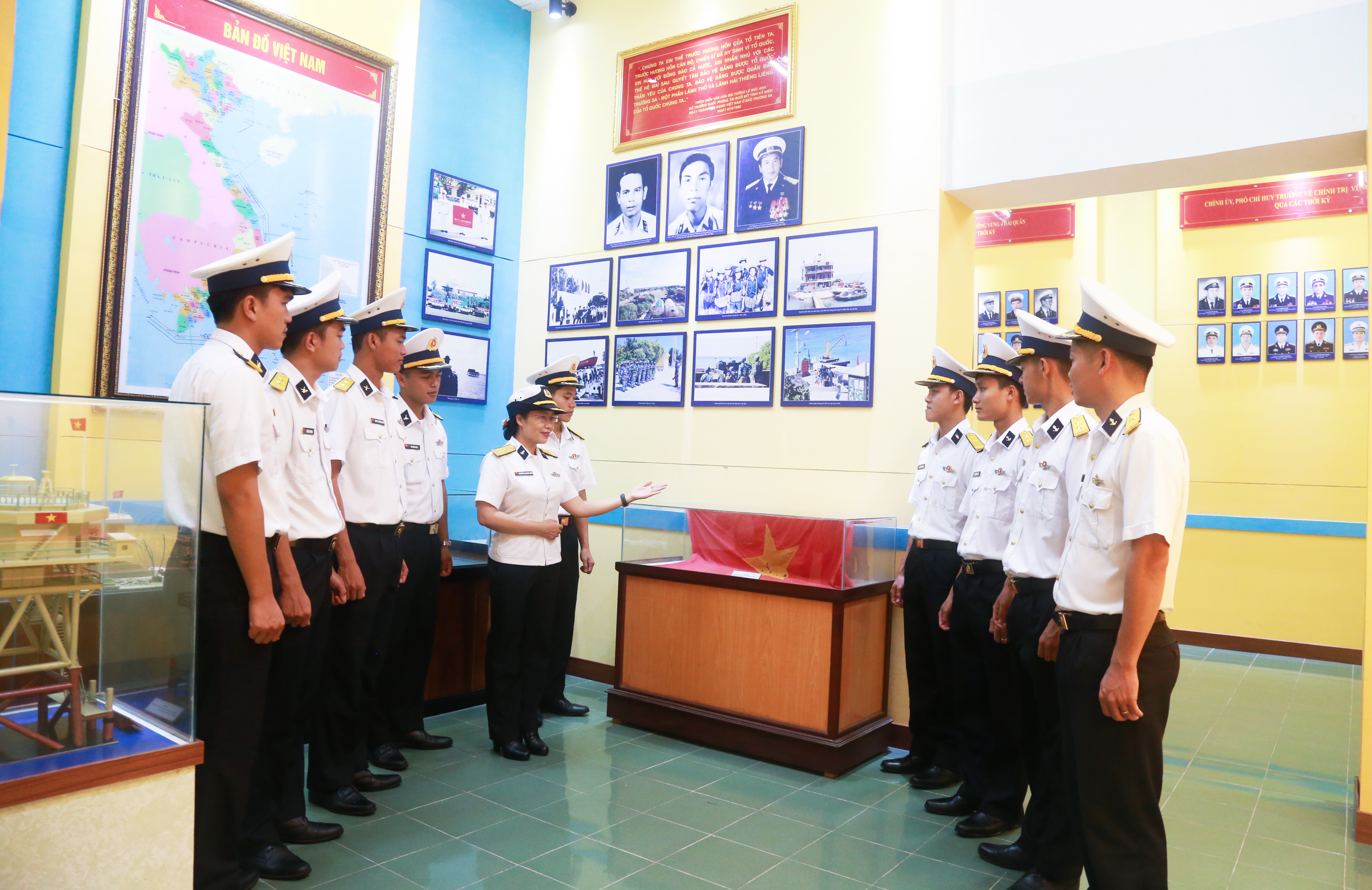 Vùng 4 Hải quân tổ chức nhiều hoạt động kỷ niệm 49 năm ngày thành lập