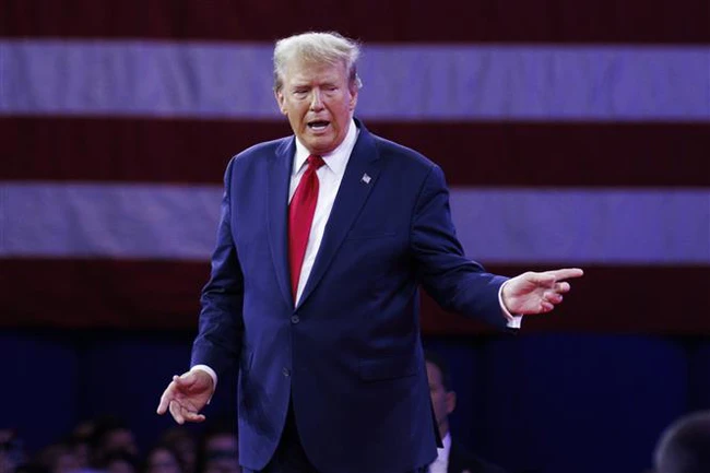 Bầu cử Mỹ 2024: Cựu Tổng thống D.Trump trở lại nơi bị ám sát hụt, tuyên bố "không bỏ cuộc"