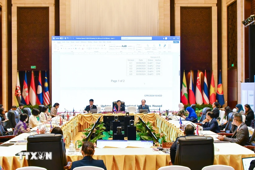 ASEAN thảo luận chuẩn bị các văn kiện thông qua ở Hội nghị cấp cao lần thứ 44-45