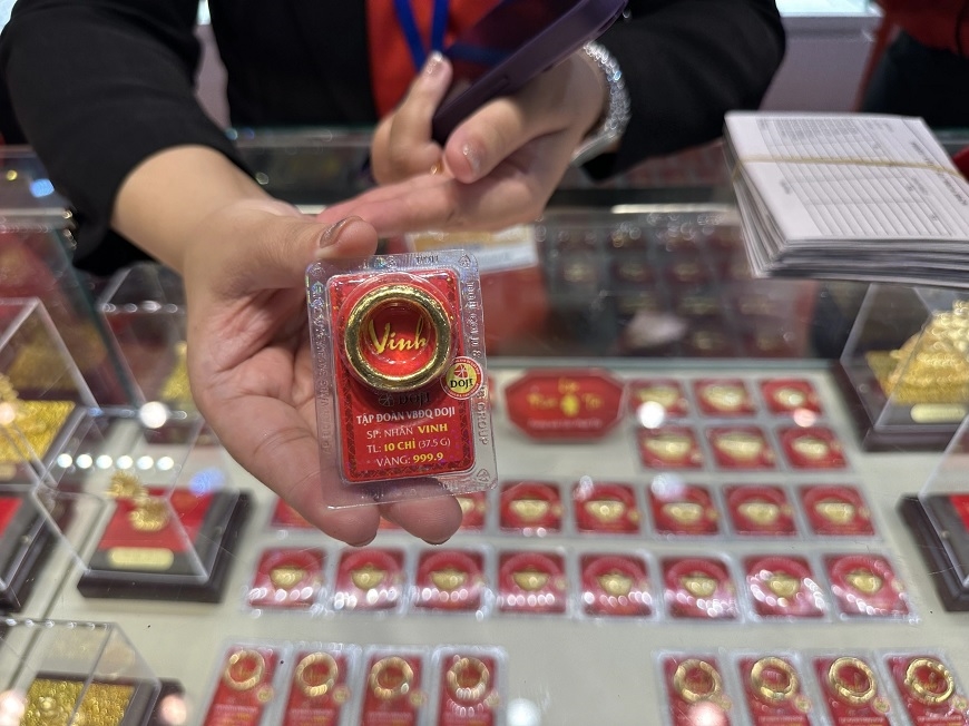 Giá vàng hôm nay (6-10): Vàng có thể tăng tới mốc 3.000 USD/ounce