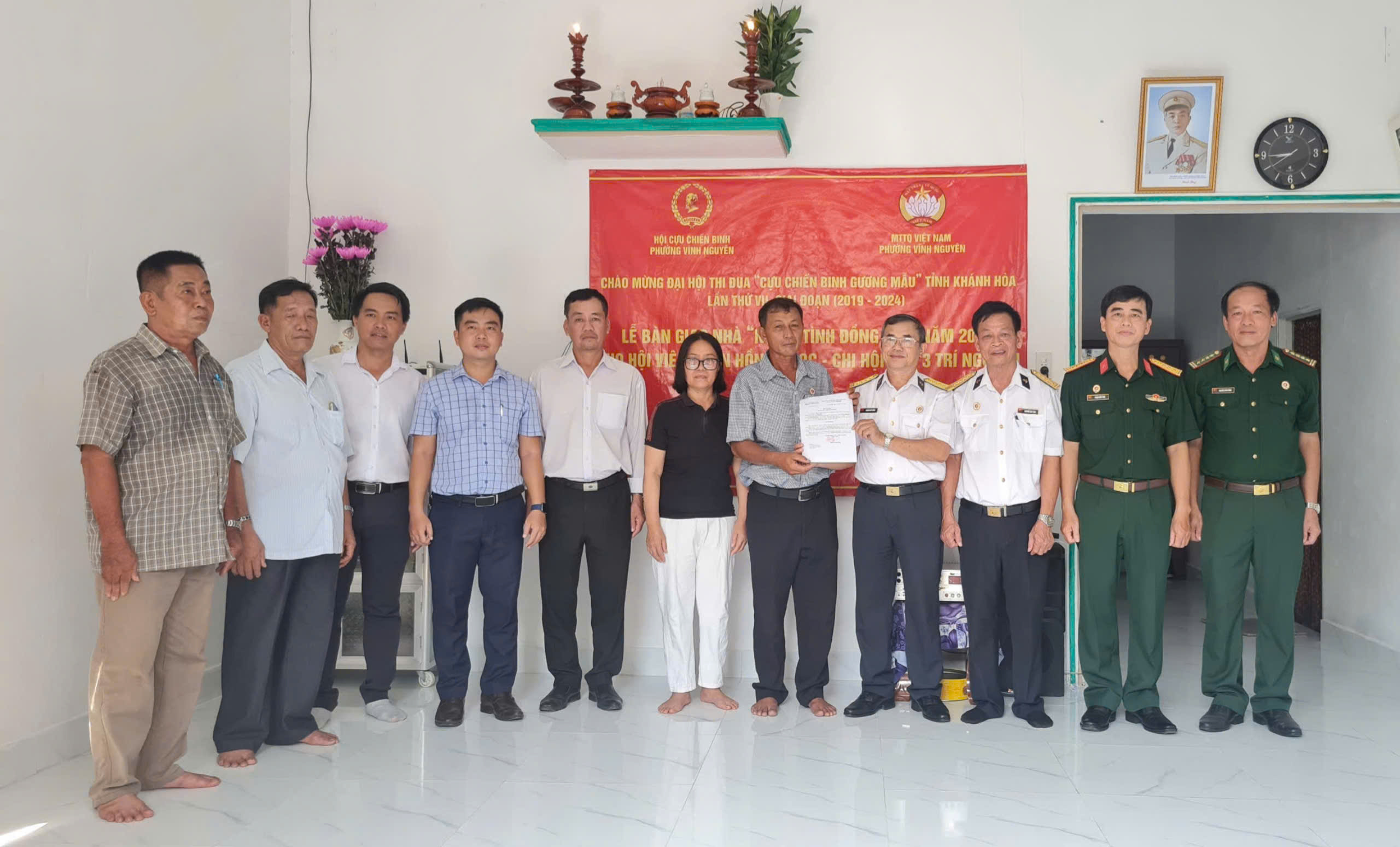 Hội Cựu chiến binh phường Vĩnh Nguyên bàn giao nhà nghĩa tình đồng đội cho hội viên