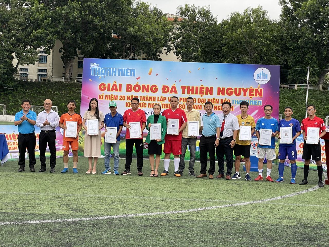 Khai mạc giải bóng đá thiện nguyện Văn phòng đại diện Báo Thanh Niên