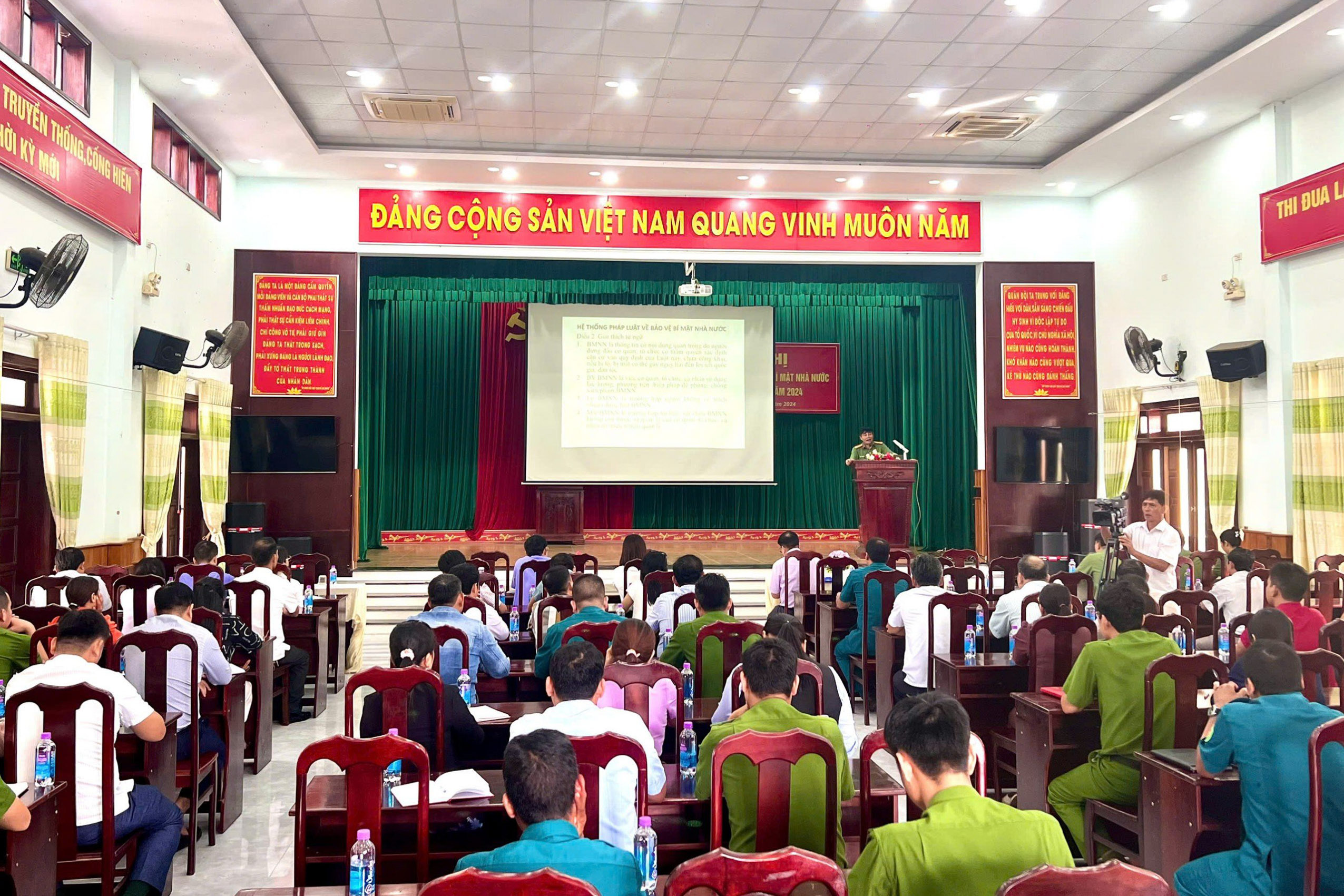 Huyện Khánh Vĩnh tổ chức tập huấn công tác bảo vệ bí mật nhà nước