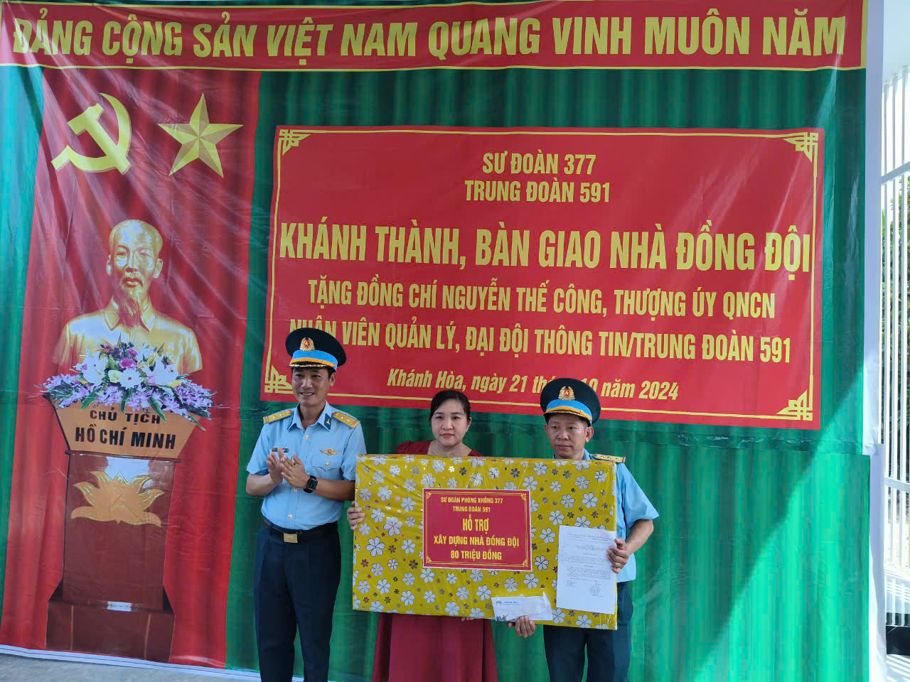 Trung đoàn 591, Sư đoàn Phòng không 377 bàn giao nhà đồng đội cho quân nhân ở thị xã Ninh Hòa