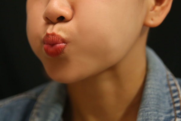 5 cách tự nhiên giúp xóa nếp nhăn khi cười, lấy lại làn da tươi trẻ ngay tại nhà