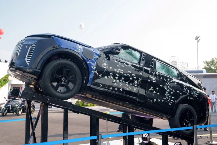 Lạc Hồng 900 LX Chống đạn – Pháo đài di động kết hợp giữa sự xa hoa và an toàn tuyệt đối