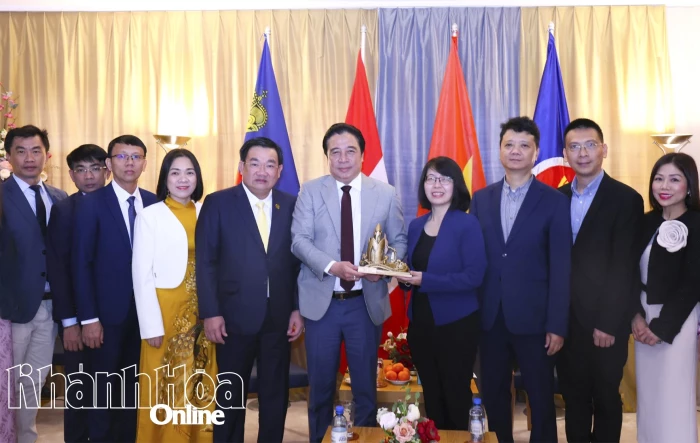 Đoàn công tác tỉnh Khánh Hòa làm việc với Đại sứ quán Việt Nam tại Thụy Sĩ nhằm thúc đẩy ngoại giao kinh tế