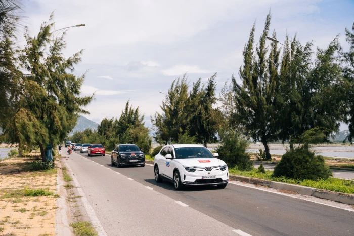 Chỉ từ 900 triệu đồng, nhận lại trải nghiệm hạng sang, chuyên gia xe đặc biệt hài lòng với VinFast VF 8 2025