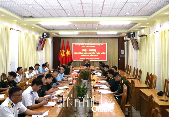 Hội nghị bồi dưỡng báo cáo viên toàn quân tháng 10