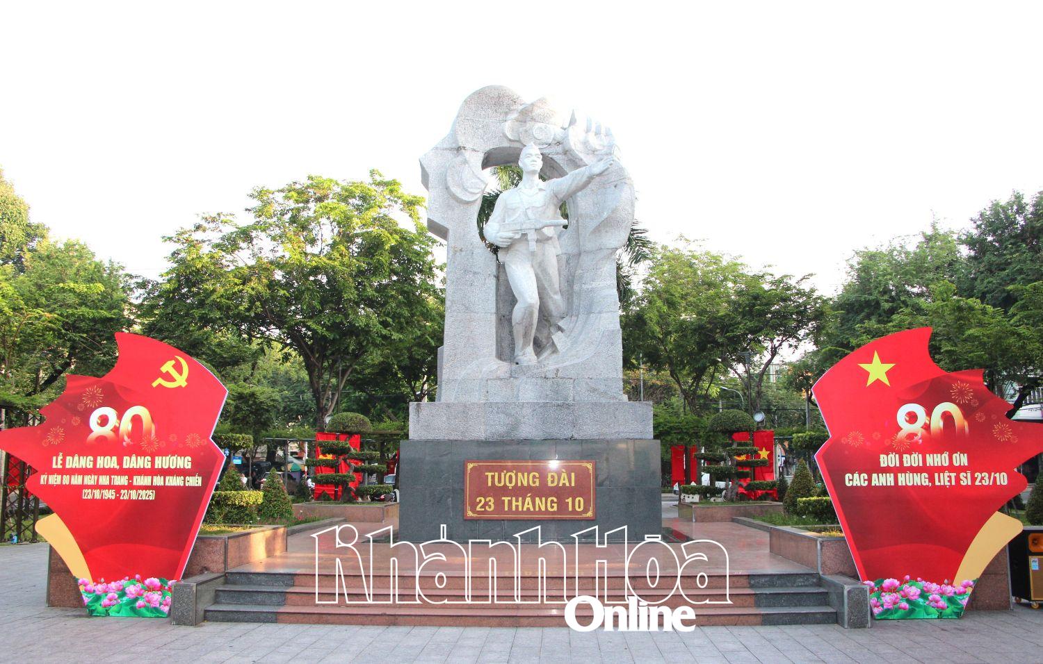 Tượng đài 23 tháng 10.