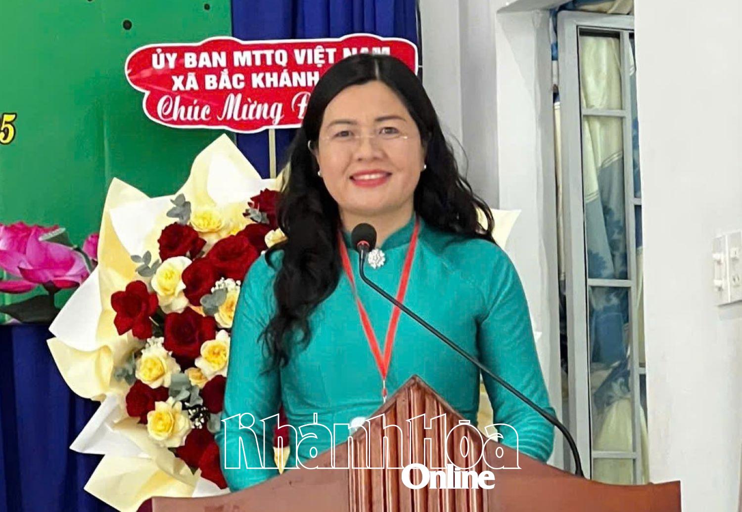 Đồng chí Phan Thị Ngân Hạnh phát biểu chỉ đạo tại đại hội.