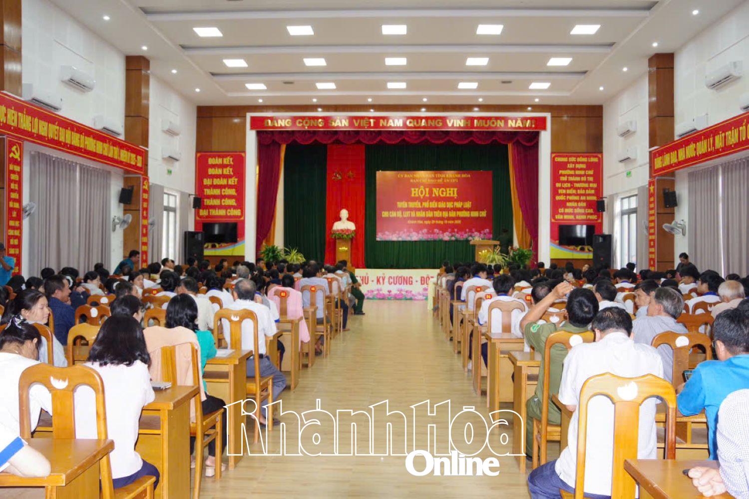 Quang cảnh hội nghị.