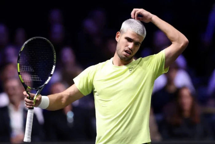 Paris Masters: Thua sốc ngay từ vòng hai, Alcaraz nguy cơ mất vị trí số một thế giới 