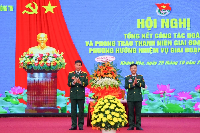 Trường Sĩ quan Thông tin tổng kết công tác đoàn và phong trào thanh niên