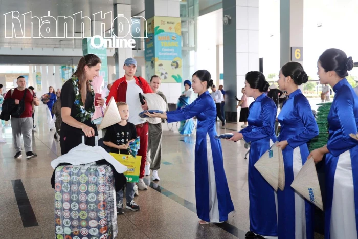 10 tháng, doanh thu du lịch của Khánh Hòa ước đạt hơn 60.000 tỷ đồng