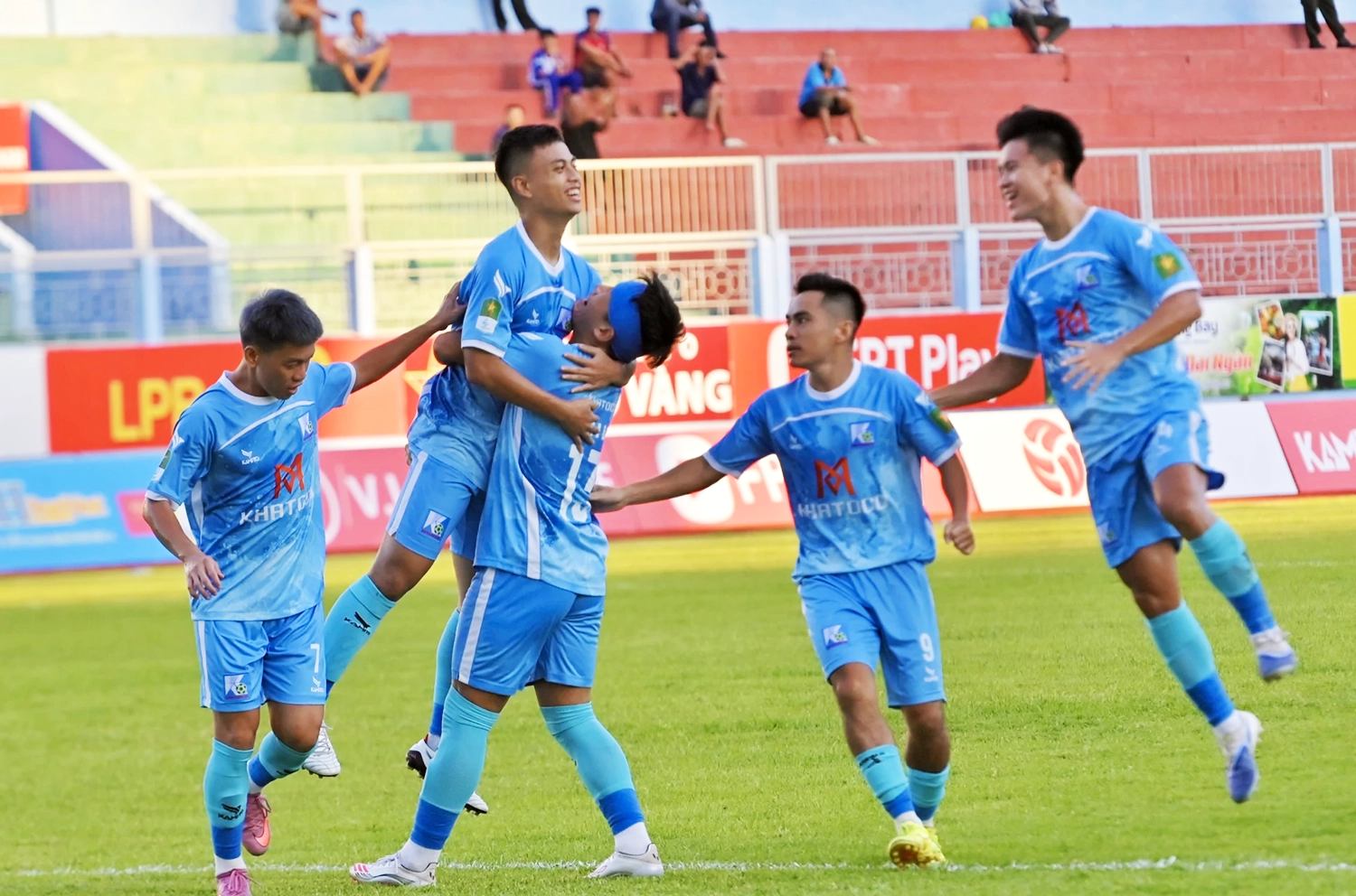 Khatoco Khanh Hoa players celebrating after scoring in the match with Van Hien University 

