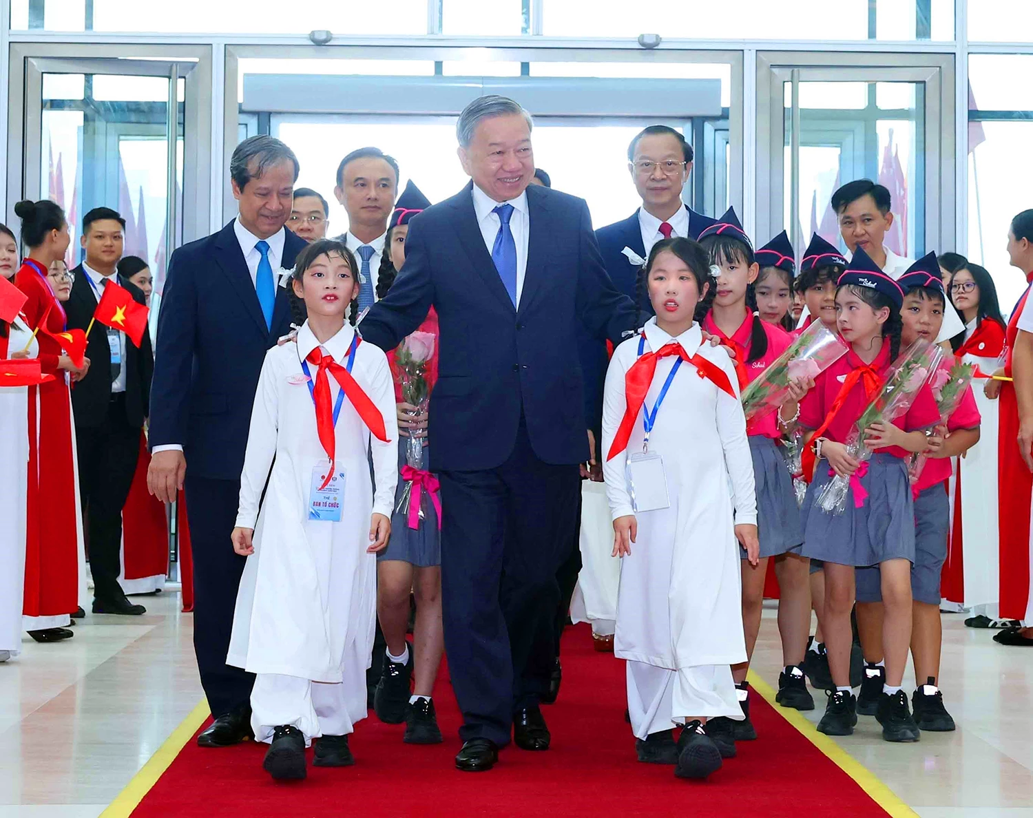 Tổng Bí thư Tô Lâm dự Lễ kỷ niệm 80 năm truyền thống ngành giáo dục, đón nhận Huân chương Lao động hạng Nhất và khai giảng năm học mới 2025 - 2026 _Ảnh: TTXVN
