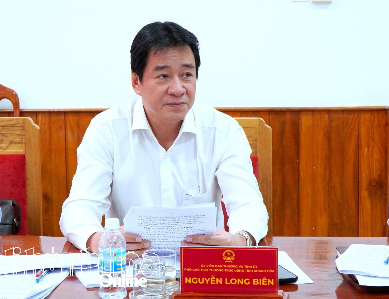 Đồng chí Nguyễn Long Biên phát biểu tại buổi làm việc. 