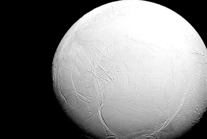 Phát hiện thêm nhiều thành phần cho sự sống trên mặt trăng của Sao Thổ