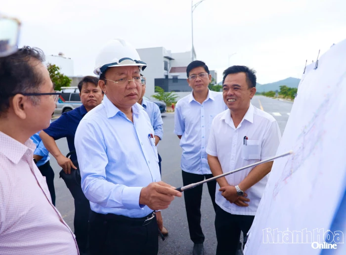 Phó Chủ tịch UBND tỉnh Lê Huyền kiểm tra các khu tái định cư phục vụ Dự án Đường sắt tốc độ cao