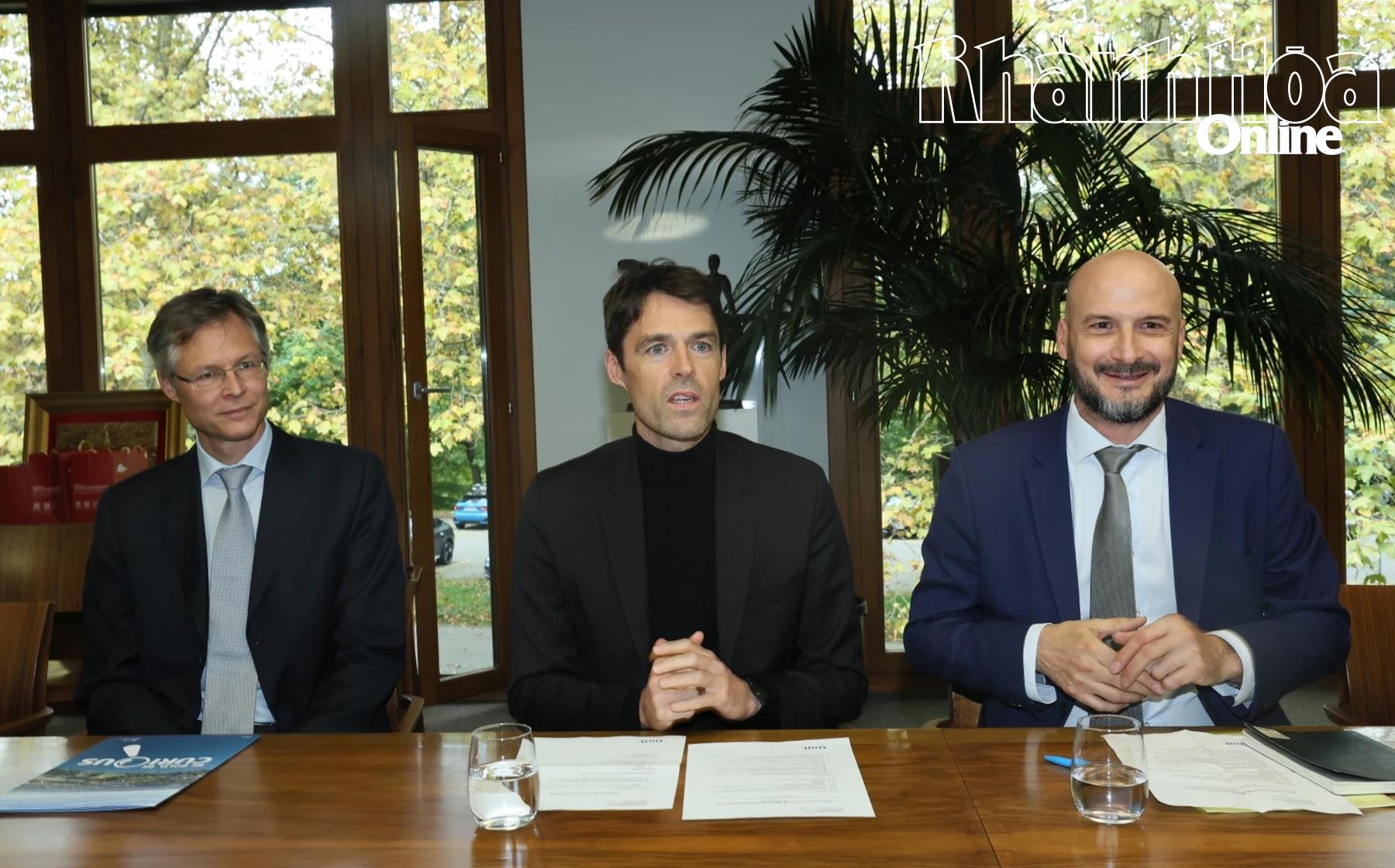 Lãnh đạo Trường Đại học Lausanne, bang Vaud (Thụy Sỹ) tại buổi làm việc,