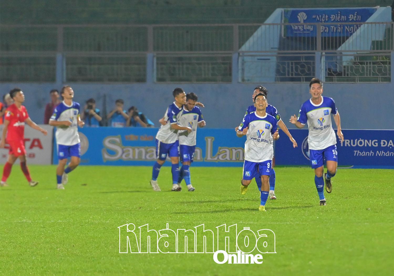 Khatoco Khanh Hoa players celebrating after scoring

