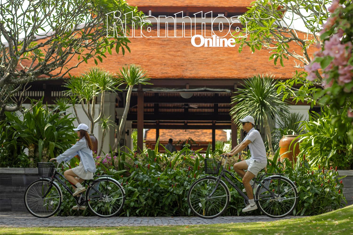 Không gian xanh ở khu nghỉ dưỡng The Anam Cam Ranh.
