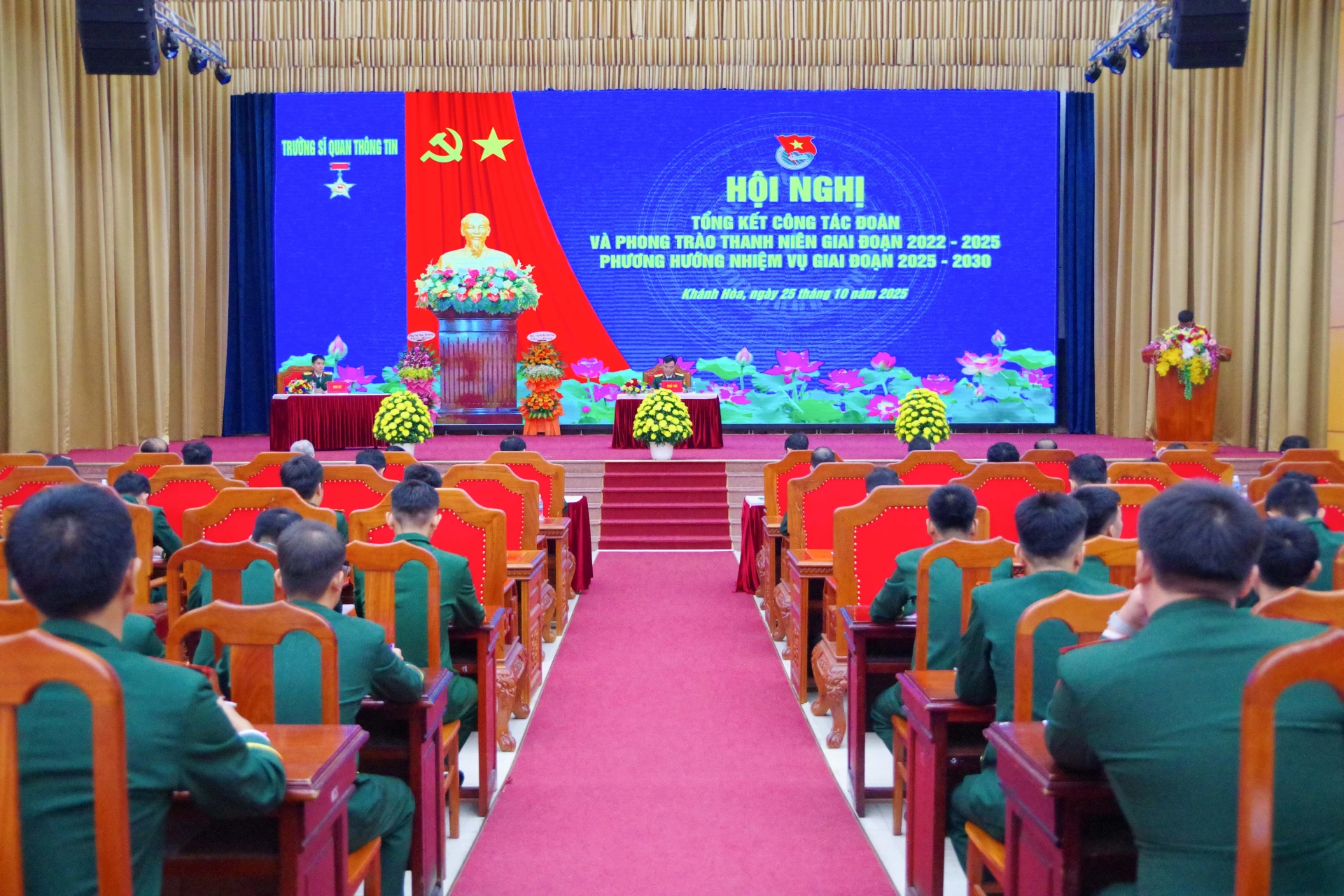 Quang cảnh hội nghị.