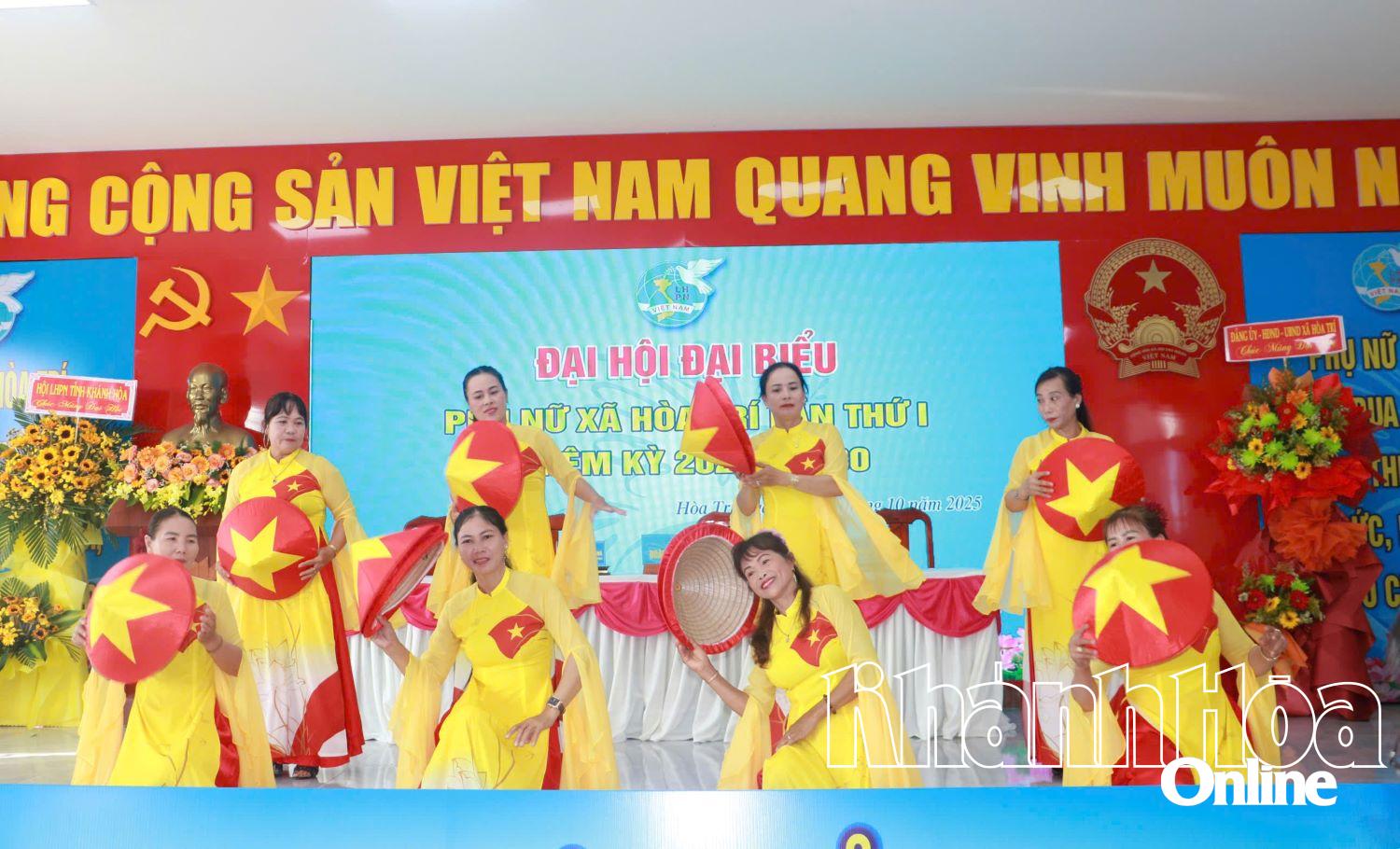 Một tiêt smucj văn nghệ tại đại hội