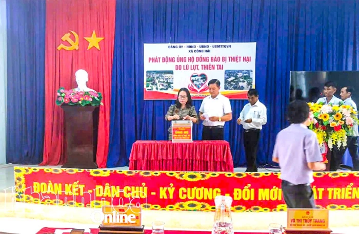 Xã Công Hải vận động hơn 84 triệu đồng ủng hộ đồng bào bị thiệt hại do lũ lụt, thiên tai